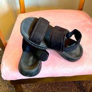 Sketchers sandals